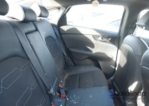 2021 Kia Forte Gt-Line z USA, uszkodzony, nr VIN 3KPF34AD4ME382105